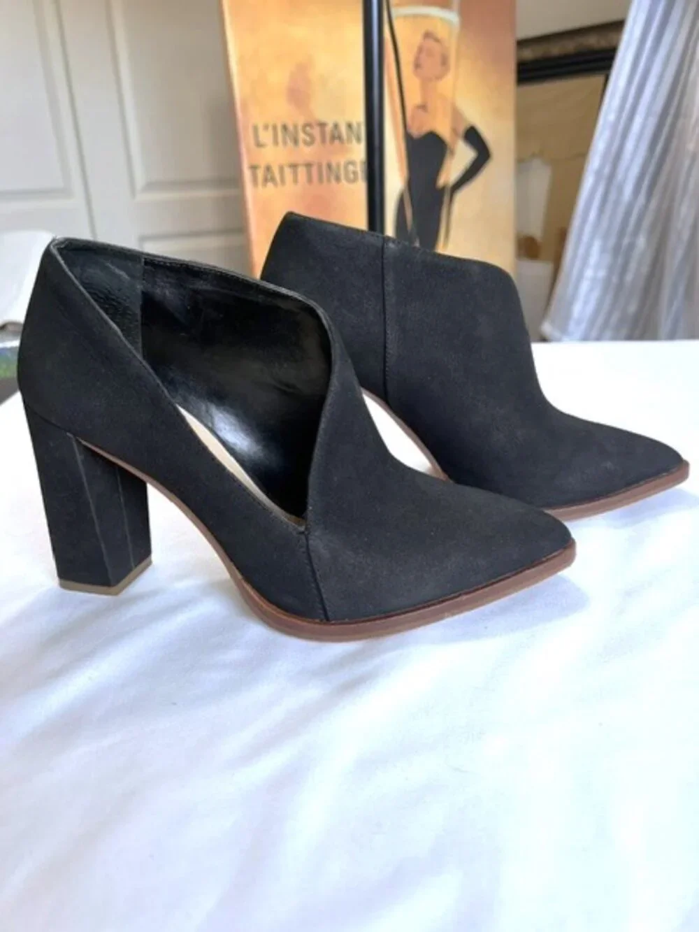 Vince Camuto Suede Cut Out High Heel Pump Sz 6.5 - Picture 1 of 13
